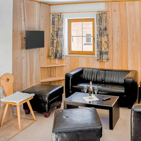 Vakantiehuis In With Sauna, Wifi&5 Bedrooms Ebensee